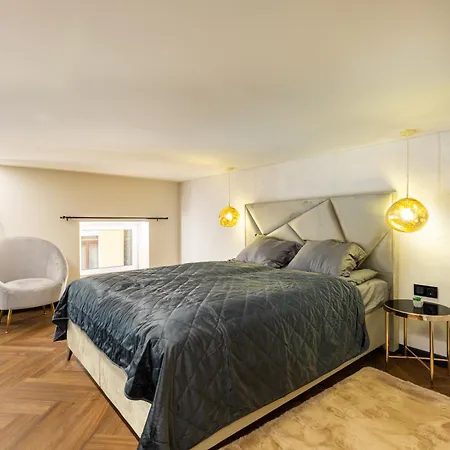 Erkel Homes By Stn דירה *